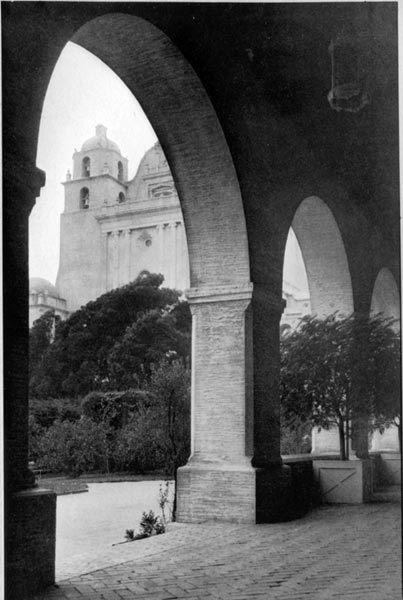 California Building - The Arches of the Colonnade