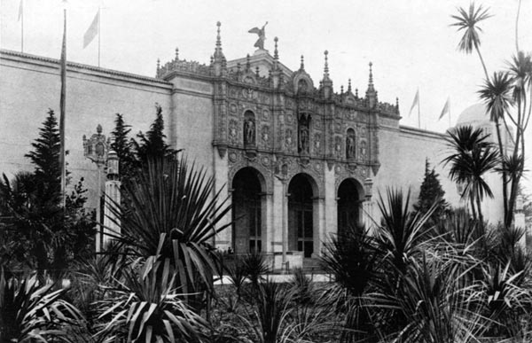 Palace of Food Products - The Portal from the Gardens